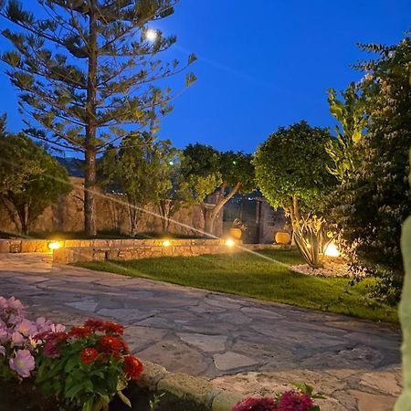 Pistachio Guesthouse, Παραδοσιακός Ξενώνας Vathi  ภายนอก รูปภาพ