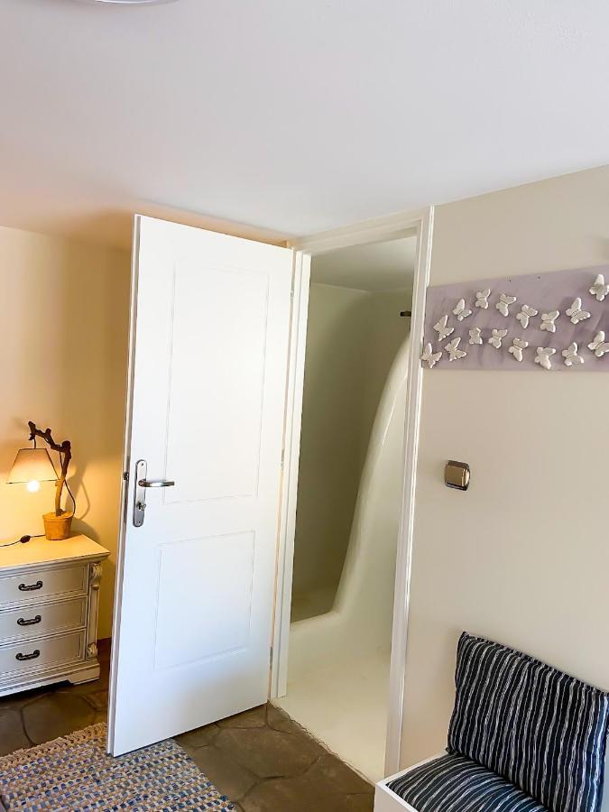Pistachio Guesthouse, Παραδοσιακός Ξενώνας Vathi  ภายนอก รูปภาพ