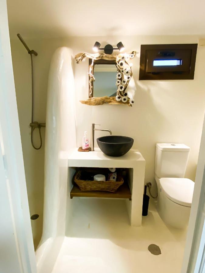 Pistachio Guesthouse, Παραδοσιακός Ξενώνας Vathi  ภายนอก รูปภาพ