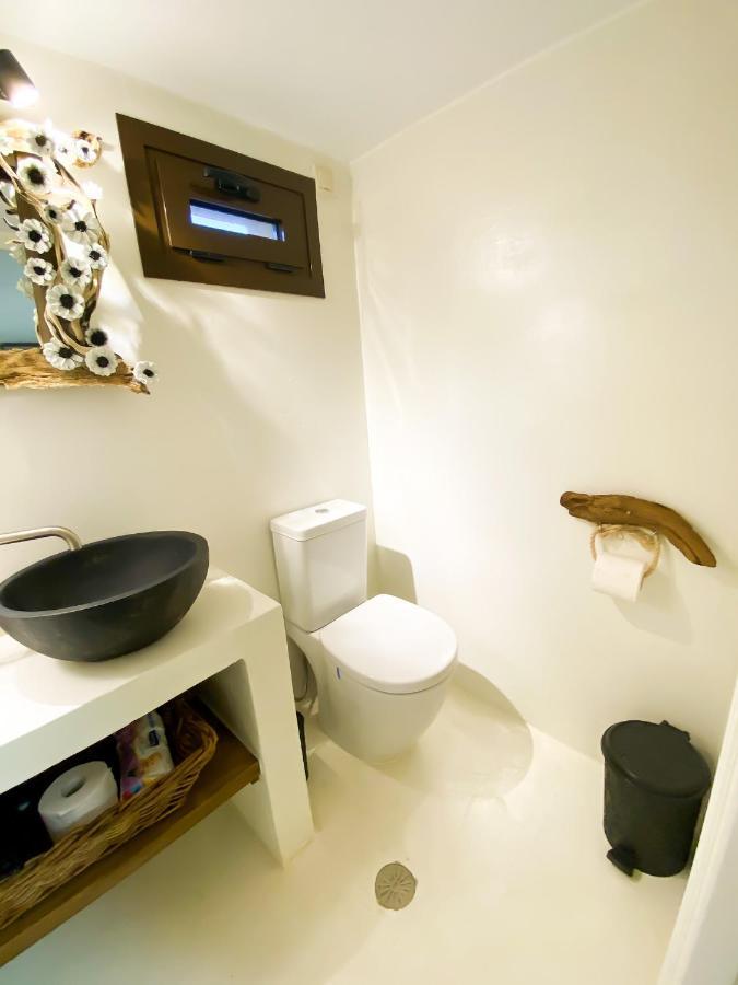Pistachio Guesthouse, Παραδοσιακός Ξενώνας Vathi  ภายนอก รูปภาพ