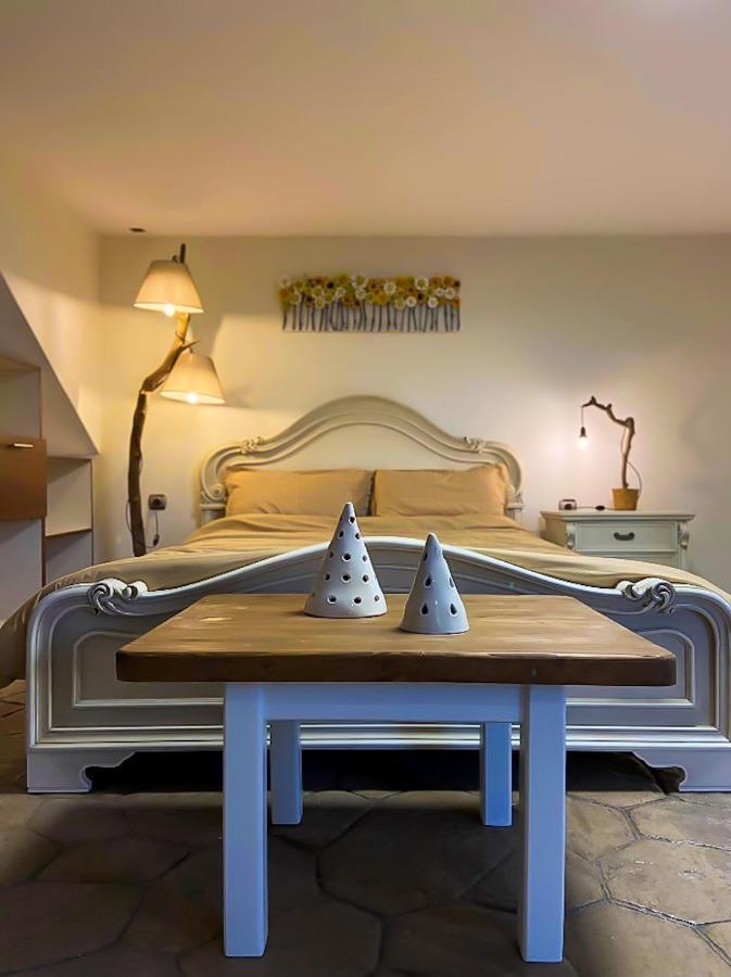 Pistachio Guesthouse, Παραδοσιακός Ξενώνας Vathi  ภายนอก รูปภาพ