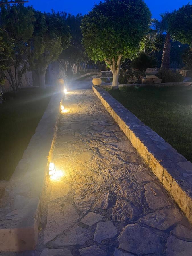 Pistachio Guesthouse, Παραδοσιακός Ξενώνας Vathi  ภายนอก รูปภาพ