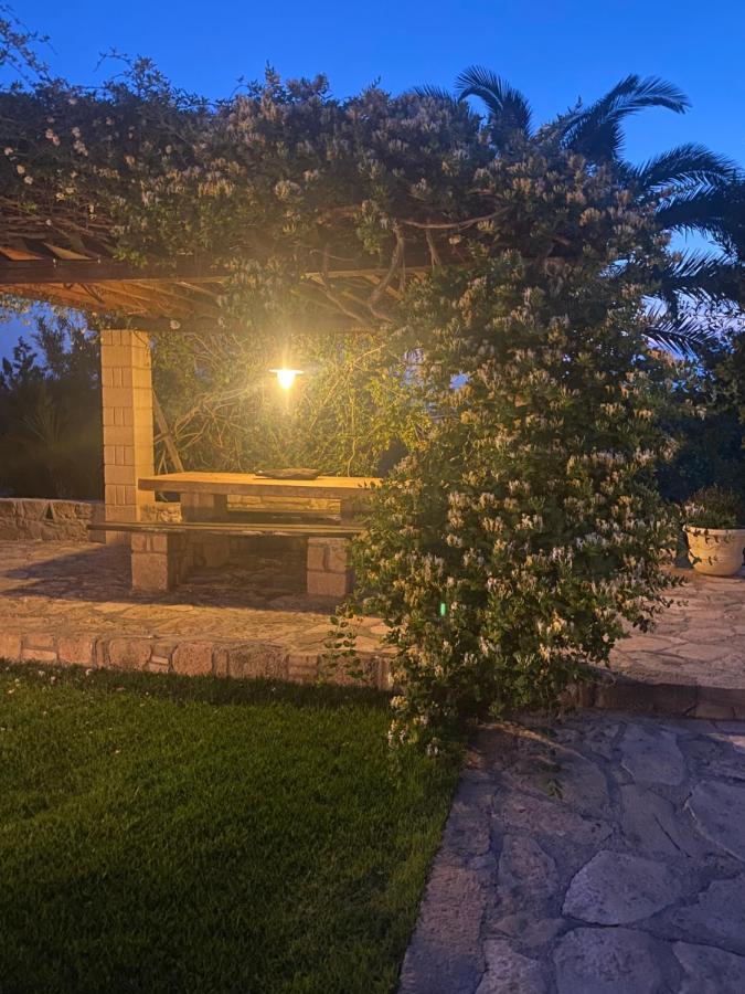 Pistachio Guesthouse, Παραδοσιακός Ξενώνας Vathi  ภายนอก รูปภาพ