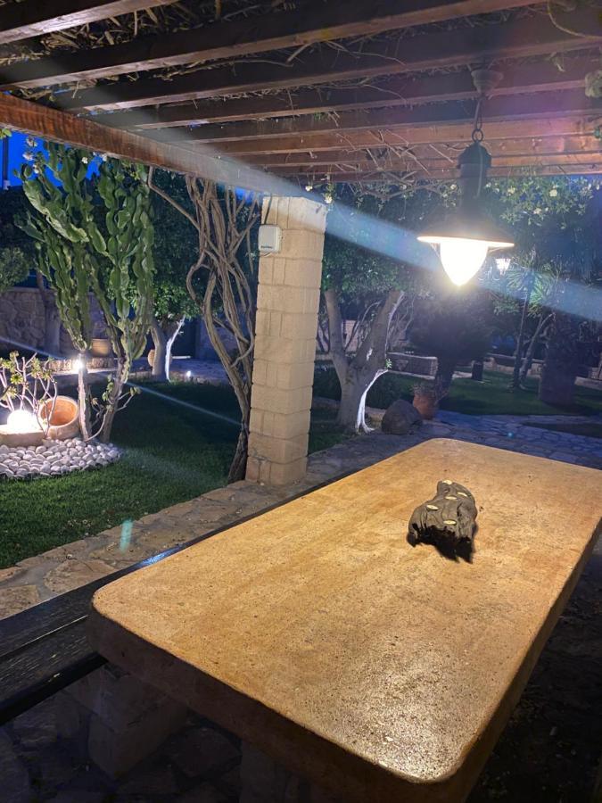 Pistachio Guesthouse, Παραδοσιακός Ξενώνας Vathi  ภายนอก รูปภาพ